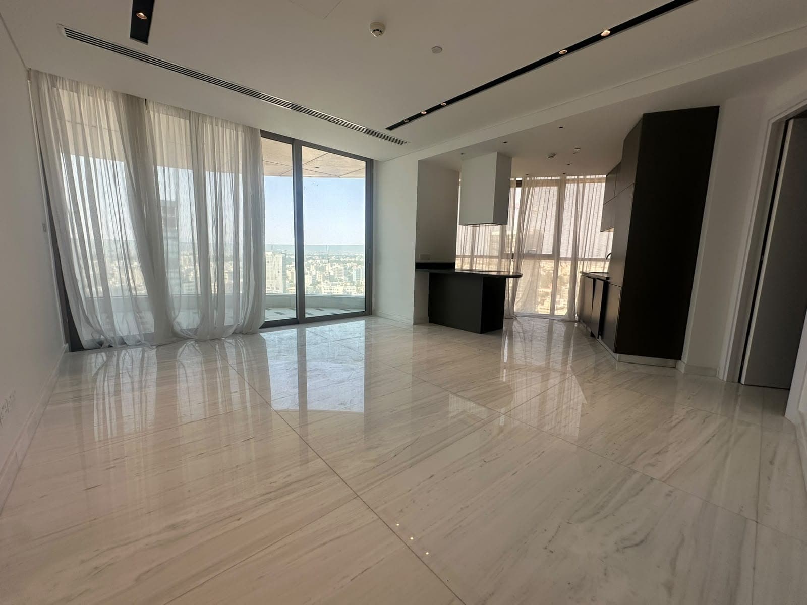 Luxury 2-Bedroom Apartment at 19th Floor in Nicosia City Centre