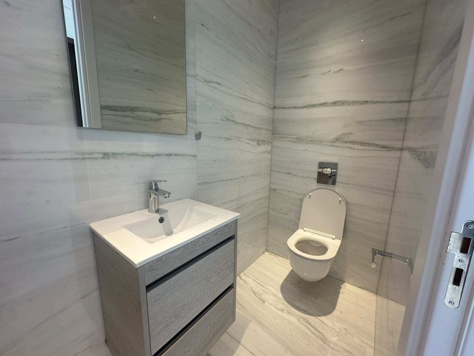 Luxury 2-Bedroom Apartment at 19th Floor in Nicosia City Centre
