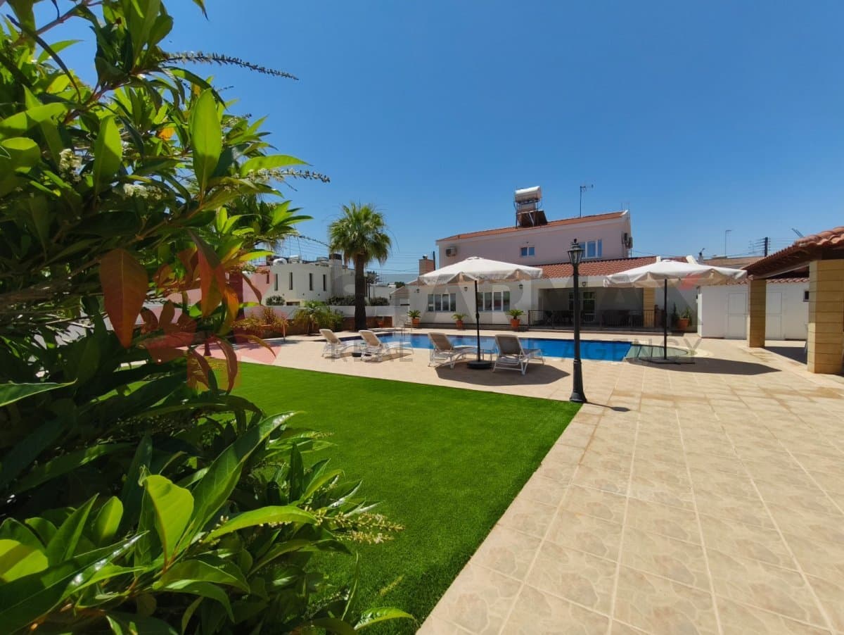 Luxury 5 Bedroom Villa for Sale in Aradippou, Larnaca